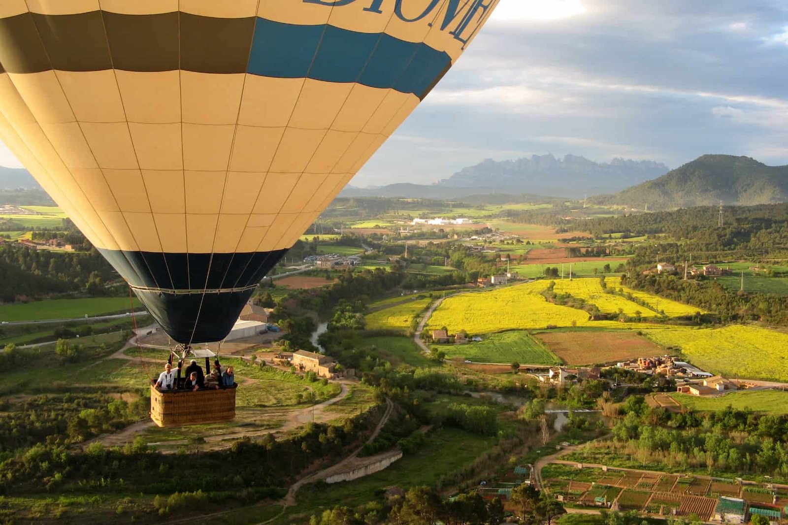 Ballonfahrt in Katalonien bei Montserrat- Manresa von oben erleben